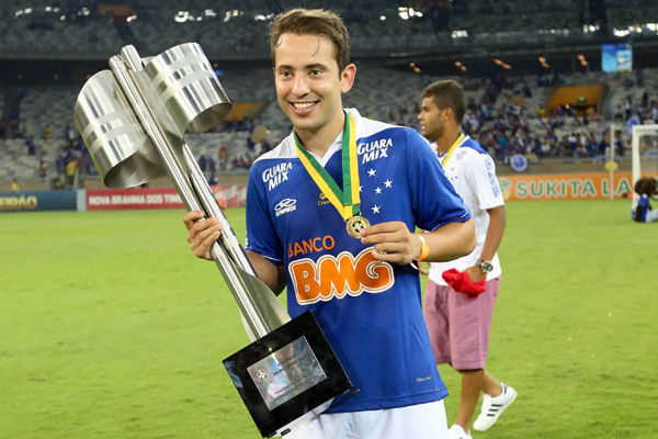 Everton Ribeiro 2013