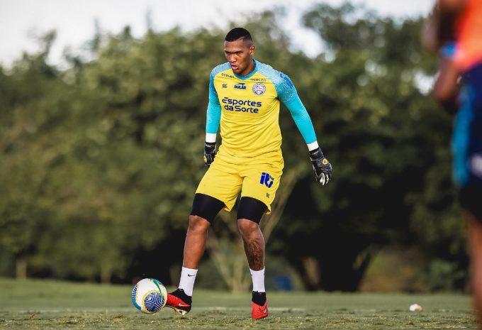 adriel, em treino do bahia